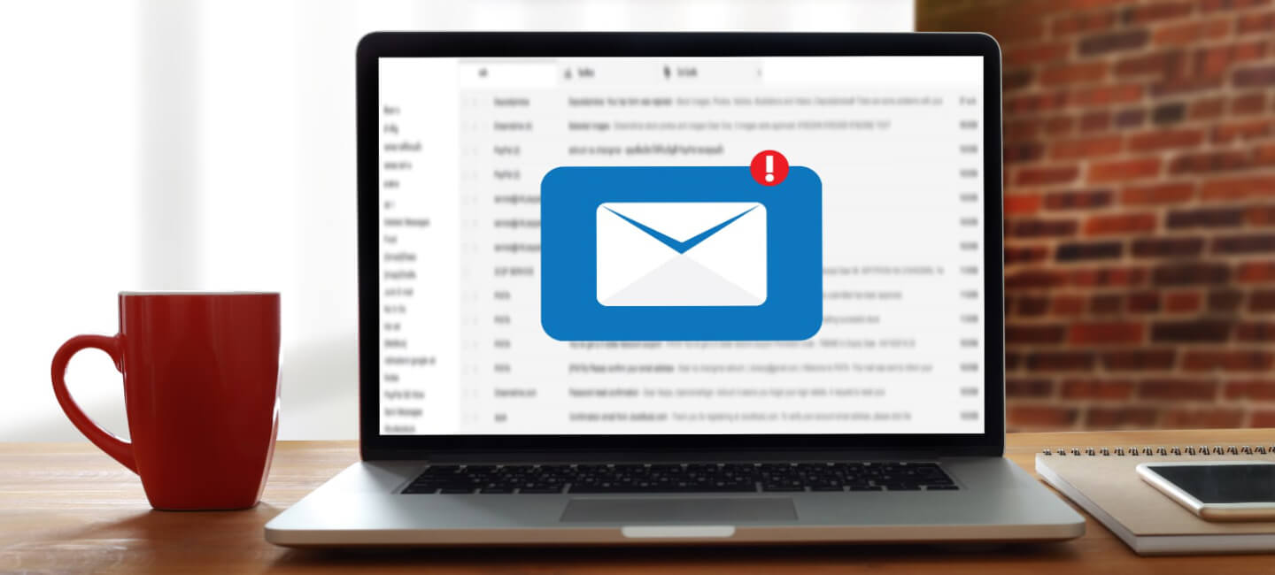 Foto/Grafik Quelle: shutterstock.com [725701315 E-Mail-Kommunikationsverbindung zu E-Mail-Kontakten Telefon Global Letters Concept © one photo] 